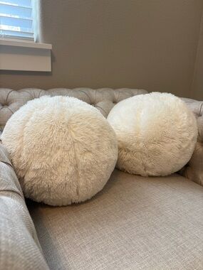 Set of 2 Fluffy White Round Circle Throw Pillows Sofa Chair Accent Size 12”